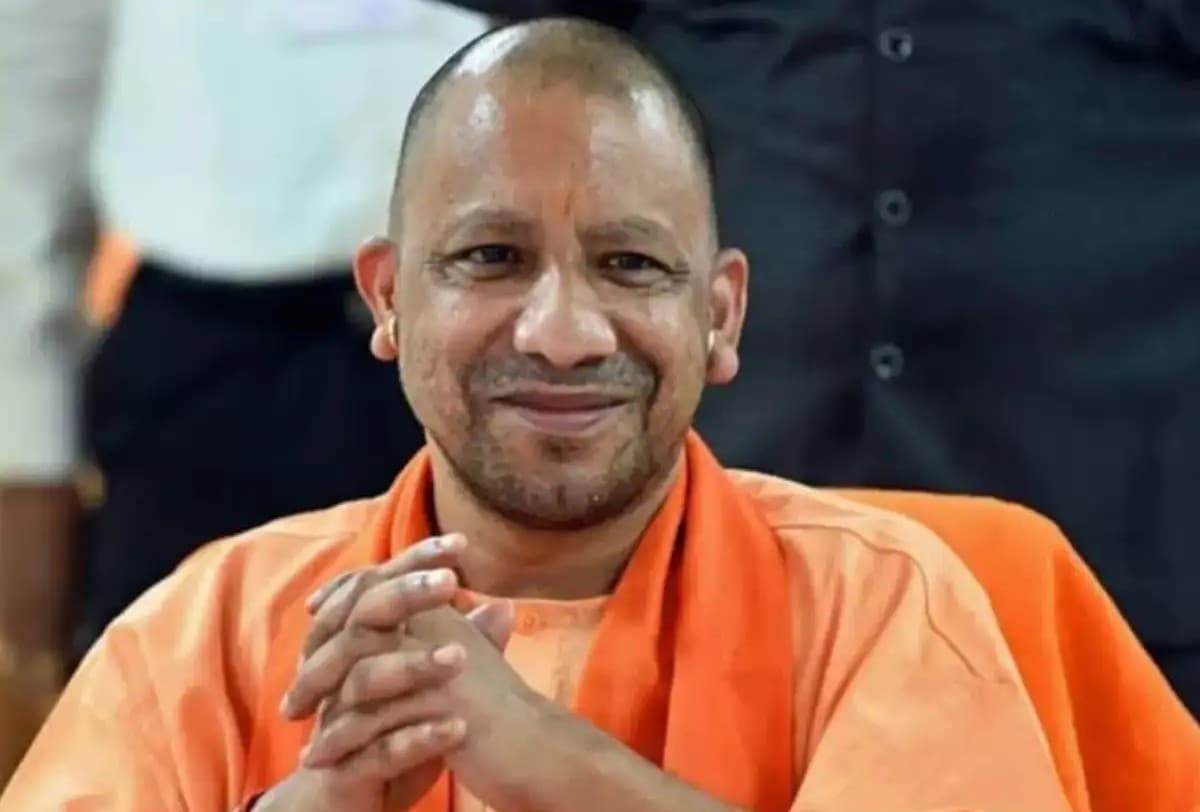 Lucknow News: बुनकरों की आय, सम्मान और स्थायित्व सुनिश्चित करना प्राथमिकता: मुख्यमंत्री योगी आदित्यनाथ