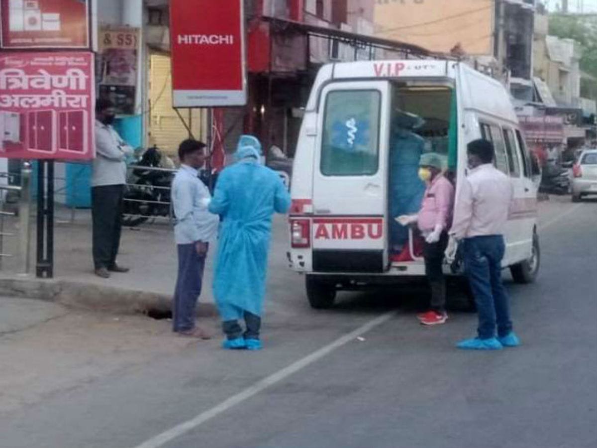 आगरा- कोरोना संक्रमित मरीज की मौत से हड़कंप, एसएन मेडिकल कॉलेज में इलाज के दौरान तोड़ा दम