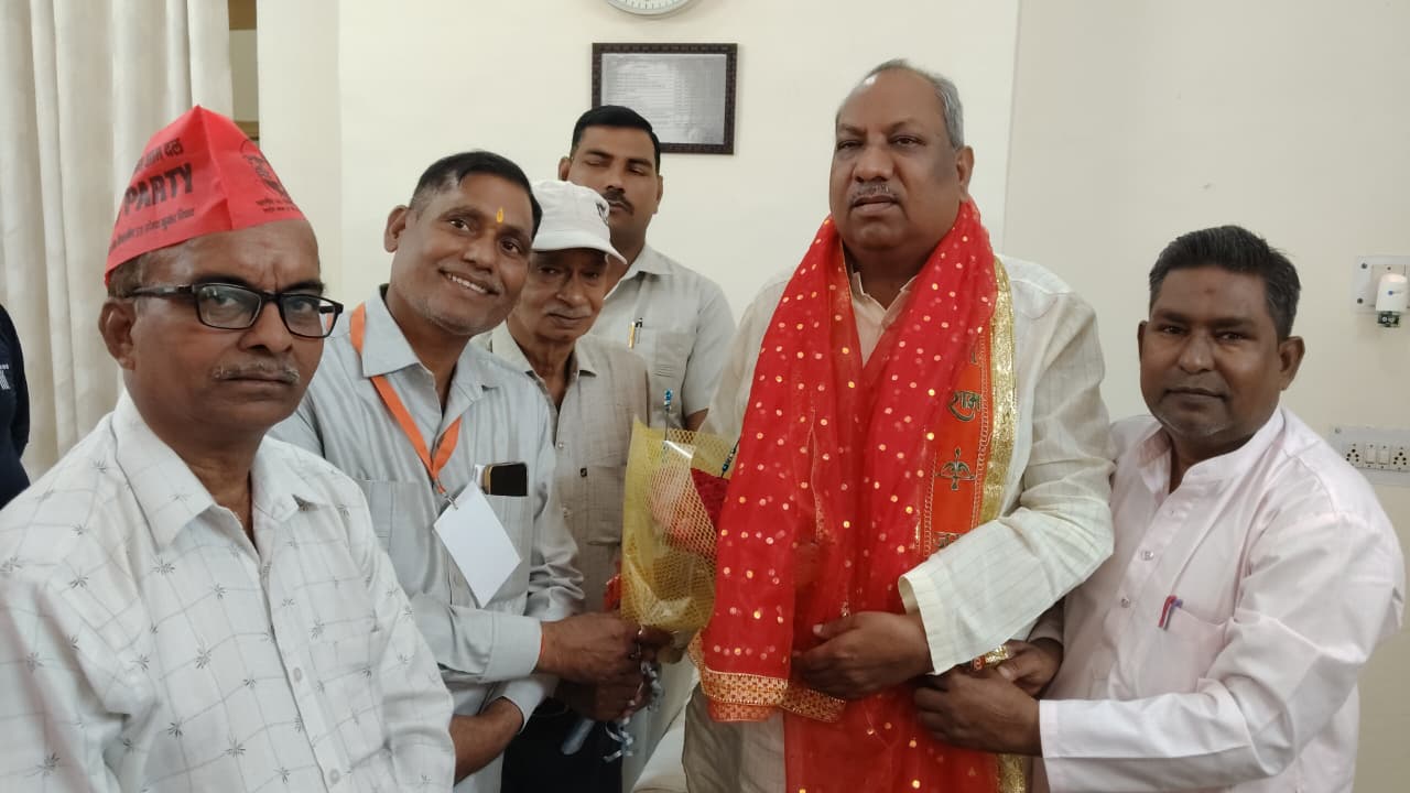 Hathras News:निषाद समाज को अनुसूचित जाति दर्जा देने की मांग दोहराई