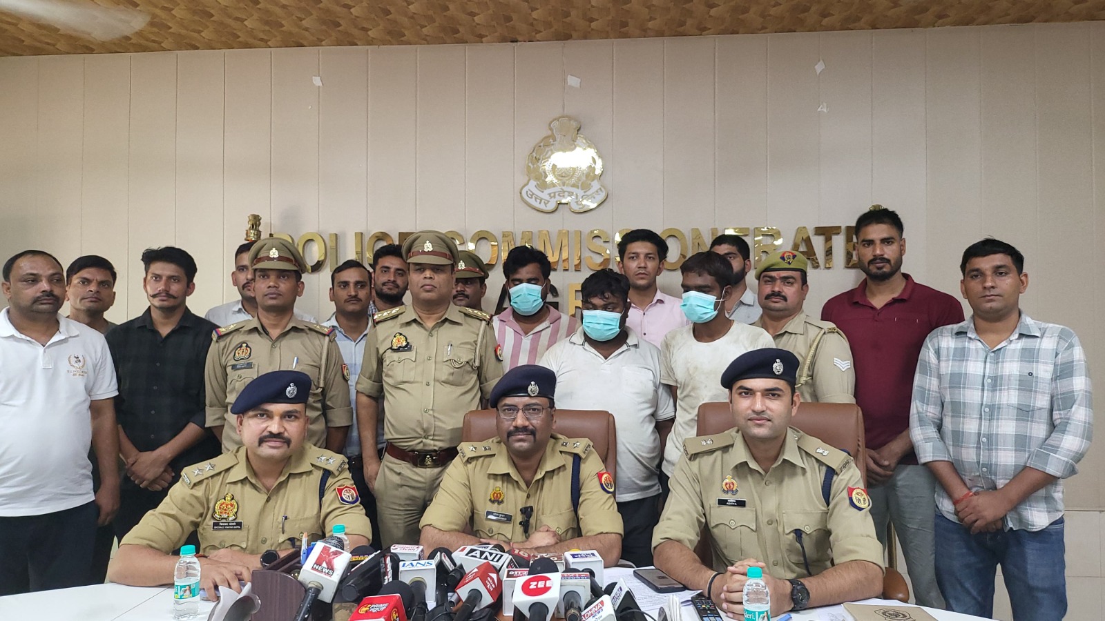आगरा-अन्तर्राज्यीय गांजा तस्करी गिरोह का पर्दाफाश, ट्रक में लदे 494 किलो गांजे के साथ तीन गिरफ्तार