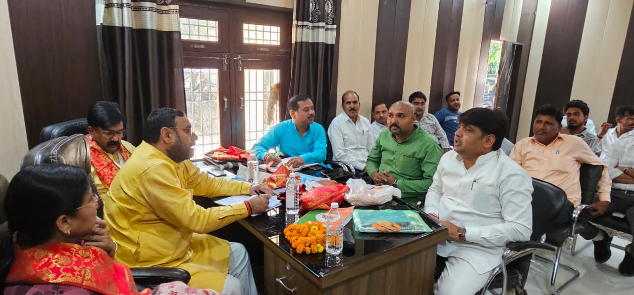 Mainpuri News:एमएलसी चुनाव के लिये बनवाएं स्नातकों के वोटः मानवेन्द्र