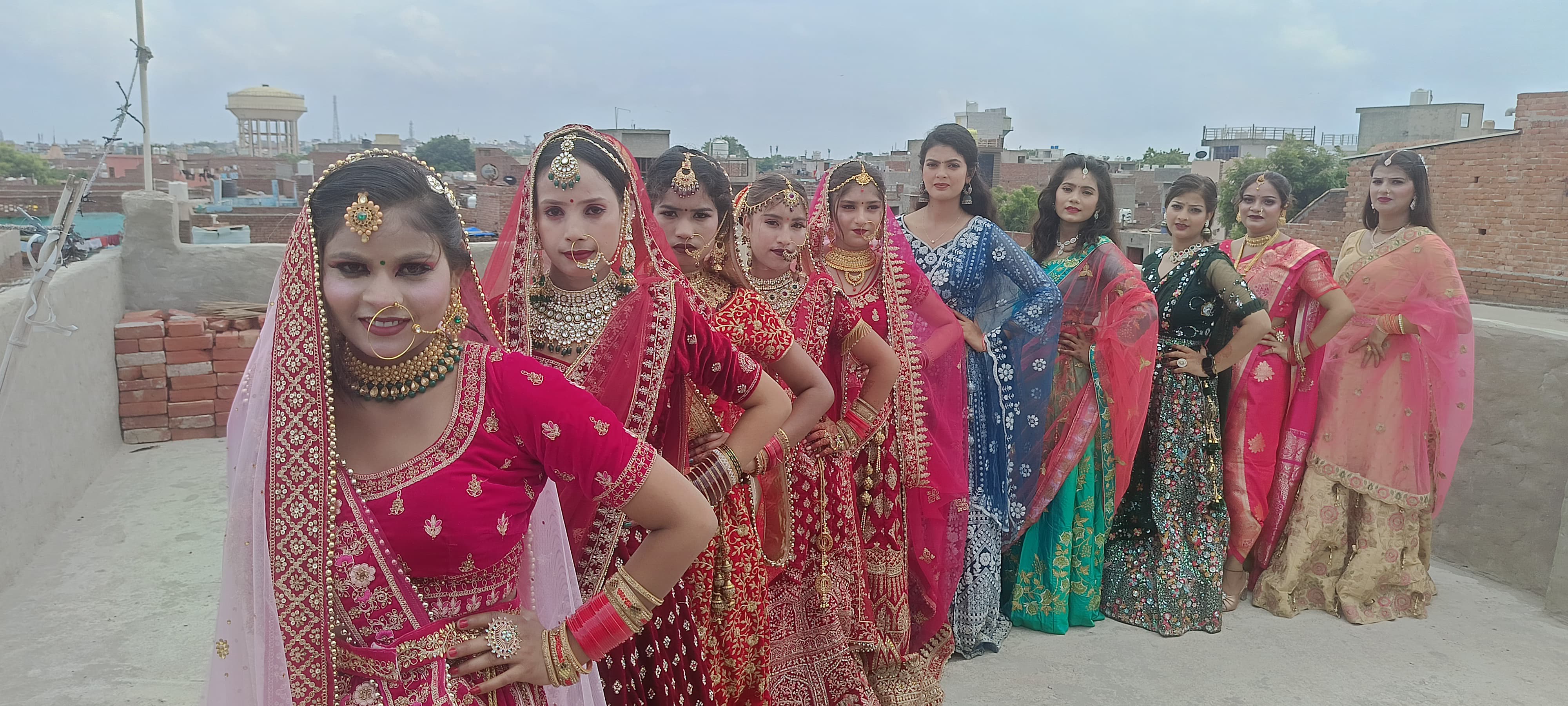 Alighar News: राधे राधे वूमेन क्राफ्ट द्वारा किया गया ब्यूटी पार्लर प्रतियोगिता का आयोजन