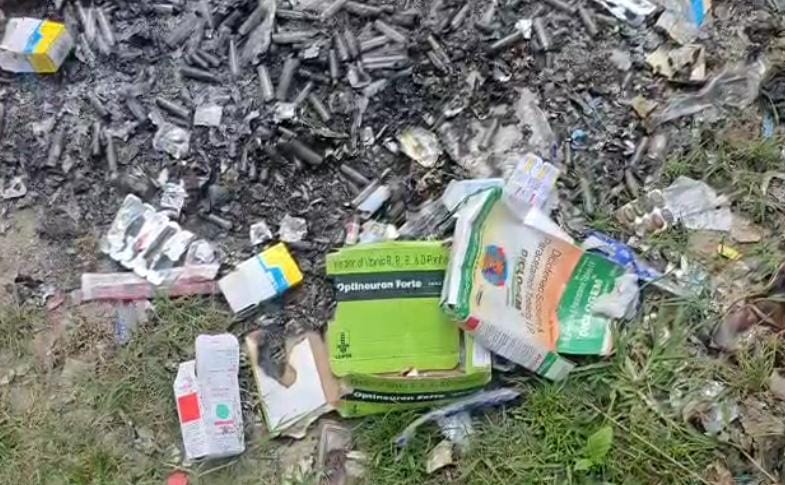 Agra News:जंगल में जलाई गई दवाएं, पूरे प्रदेश में हड़कंप, ड्रग विभाग करेगा सख्त जांच