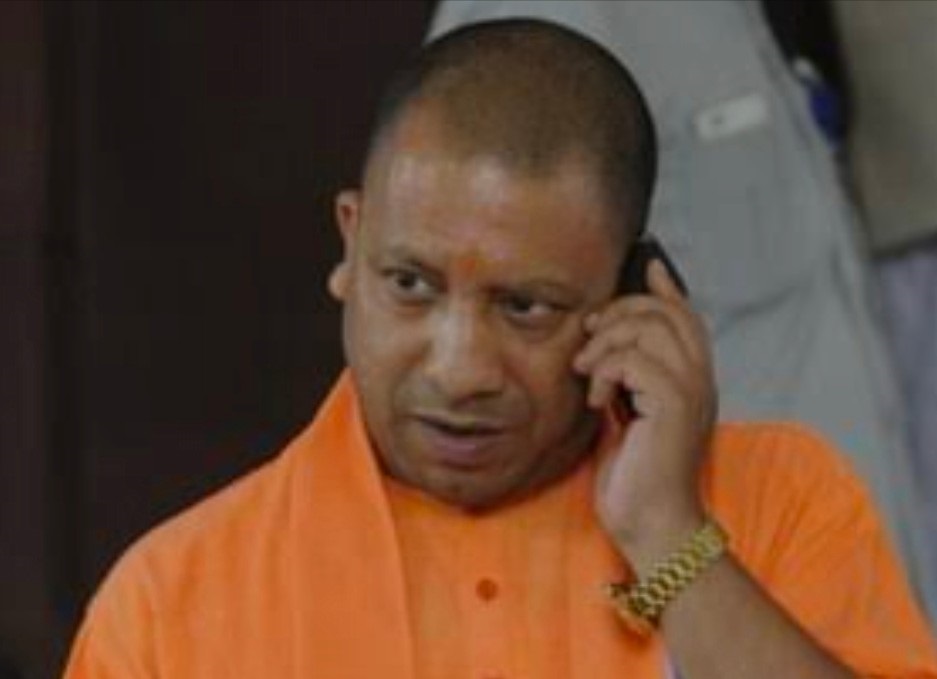 उत्तर प्रदेश के मुख्यमंत्री योगी आदित्यनाथ से सीधे फोन पर कर सकते हो शिकायत 