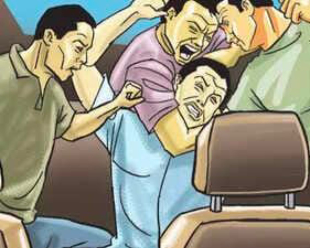 Agra News:दिनदहाड़े युवक से लूटपाट और जानलेवा हमला, ऑटो चालक व दो साथियों ने किया हमला