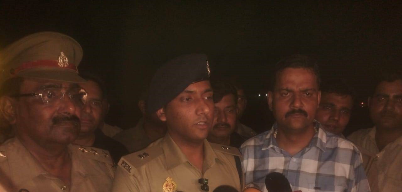 Mainpuri News:लूट के आरोपियों से पुलिस की मुठभेंड़, पैर में लगी गोली