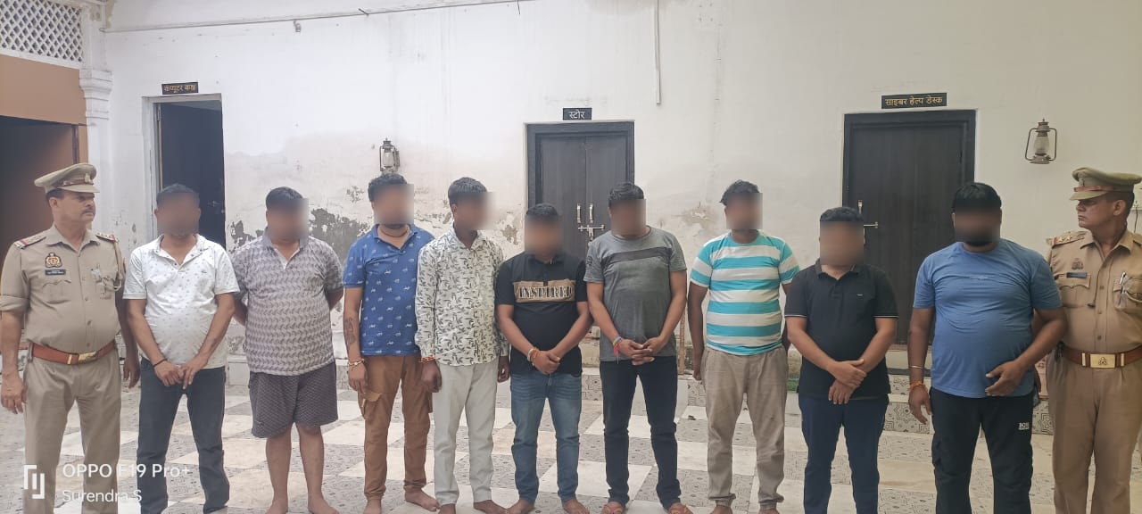 Agra News:गुलाबनगर में जुआ अड्डे पर पुलिस का छापा, 09 गिरफ्तार 75,280 नकदी, मोबाइल, मोटरसाइकिल और ताश की गड्डियां बरामद
