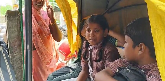 Mainpuri News:बच्चों को छोड़ने जा रहीं बस पलटी, 16 बच्चे घायल