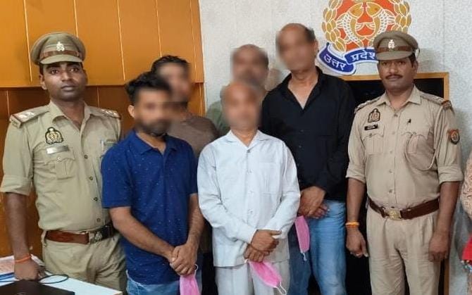 Agra News:ताजनगरी में मचा हड़कंप : आगरा में अवैध धर्मांतरण गैंग का भंडाफोड़, 11 गिरफ्तार
