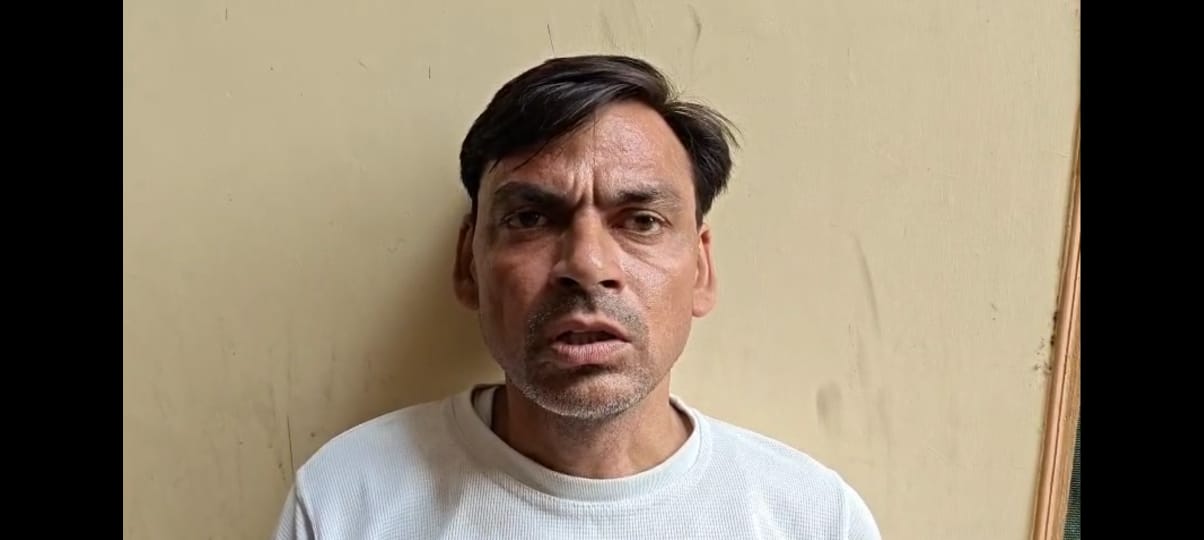 Kasganj आरोपी के सहयोगी घूम रहे खुलेआम, दे रहे धमकियां 
