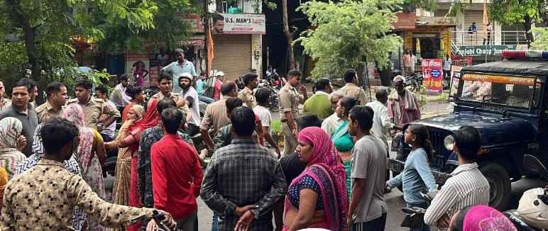 Agra News:इलाज के नाम पर वसूले लाखों, फिर मरीज को छोड़ा मरने को