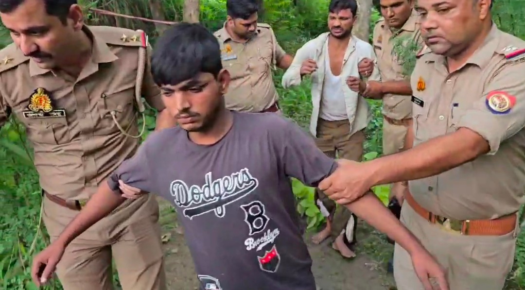 Etawah News:इटावा में अंतर्जनपदीय बदमाशों से मुठभेड़ दो बदमाश घायल,हथियार समेत चोरी की भैंस और पिकअप बरामद