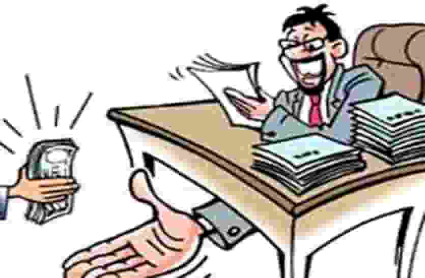 Hathras News:रिश्वत मांगना पड़ा भारी, साइबर थाना प्रभारी लाइन हाजिर, सिपाही निलंबित